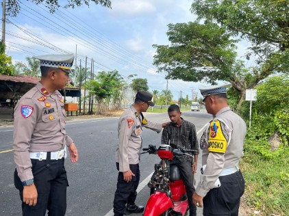 Hari Pertama Operasi Zebra Seulawah, Polres Aceh Timur Beri Teguran Ke Pengendara