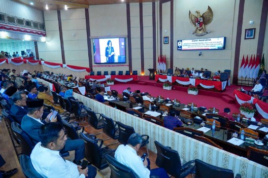 Rico Waas Hadiri Paripurna DPRD Medan Umumkan Pergantian Wakil Ketua dari PKS