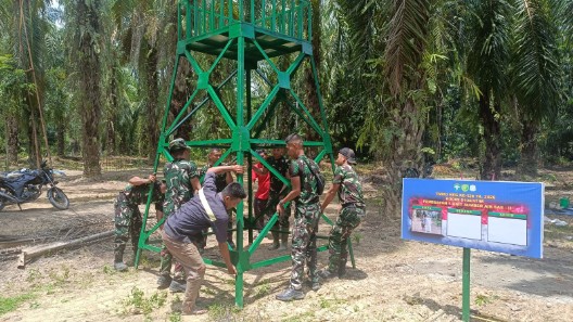 Percepat Akses Air Bersih, Satgas TMMD Pasang Tower di Desa Alue Canang