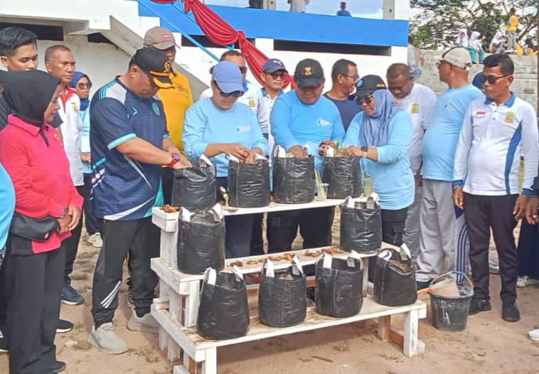 Bupati Sashabila Mus Meresmikan Program Transformasi Lahan Sekolah Menjadi Area Produktif