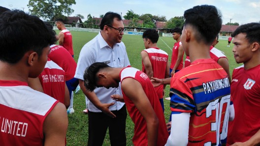 Tonton Laga Lawan Timor Leste U-19, Bupati Deli Serdang Motivasi Paya Bakung United Jelang Liga 4