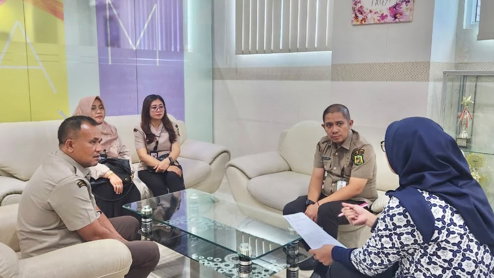 Percepat Pembayaran PBB, Kepala UPT V Bapenda Medan Sambangi Wajib Pajak Sampoerna Academy  dan Komplek Citra Garden