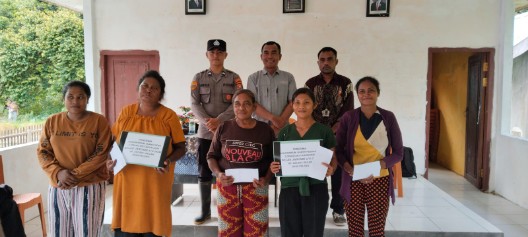 Pemdes Peleng Salurkan BLT DD Tahap I dan Bayar Gaji Perangkat Desanya