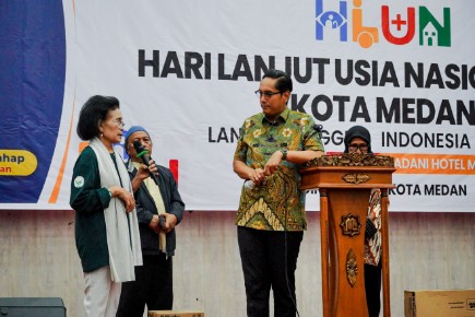 Usia Bukan Batas, Rico Waas Ajak Lansia Medan Tetap Jadi Cahaya Keluarga dan Inspirasi Kota