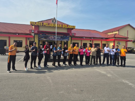 Pelindo Regional Semarakkan Hari Bhayangkara Ke-80 Melalui Olahraga Bersama Dengan Polres Pelabuhan Belawan