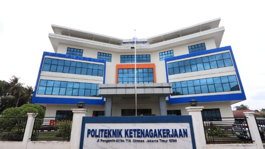 Mahasiswa Polteknaker Raih 10 Penghargaan di Dua Ajang Nasional