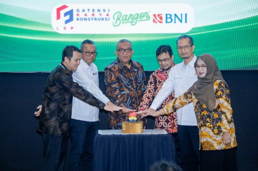 Wamenaker : Mahasiswa Harus Perkuat Kompetensi dan Sertifikasi Untuk Hadapi Dunia Kerja
