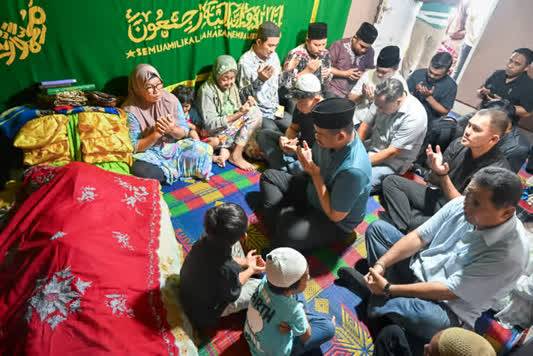 Melayat Ke Rumah Duka Nelayan di Nias Selatan, Bobby Nasution Kuliahkan dan Siapkan Pekerjaan Untuk Anak Almarhum