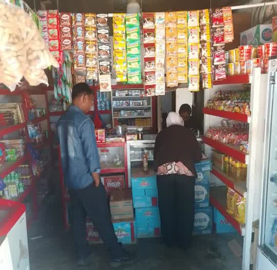 DLH Taliabu Pasang ID Pelanggan Retribusi Pelayanan Persampahan Ke Masyarakat : Pastikan Objek Pelayanan Persampahan Terdata Dengan Baik