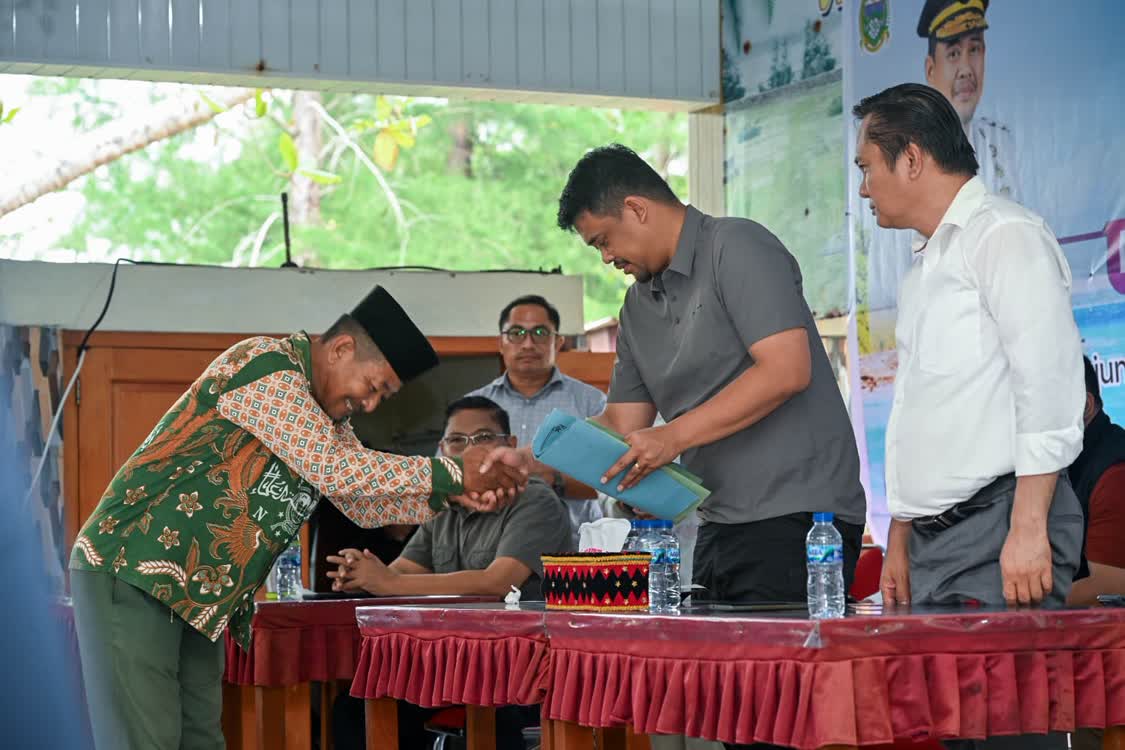 Gerak Cepat Bobby Nasution, Nelayan Hingga Masjid Al Uswah Dapat Bantuan