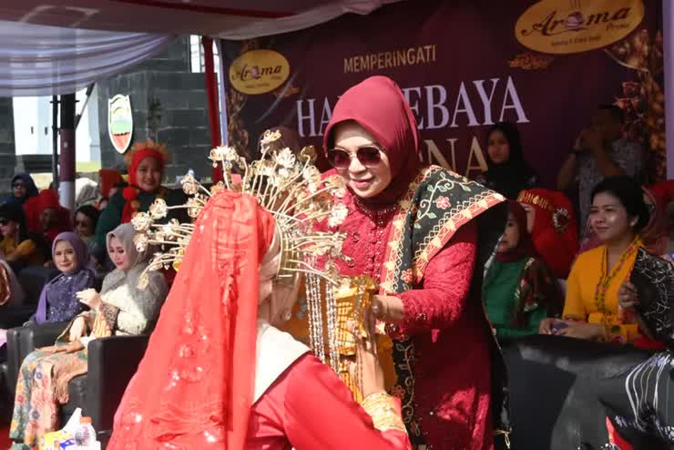 Jalasenastri Kodaeral I Meriahkan Peringatan Hari Kebaya Nasional di Lapangan Benteng Medan