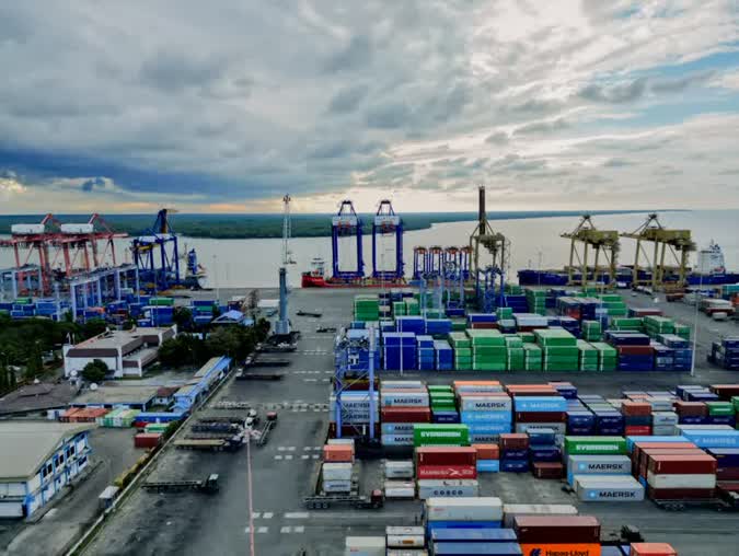 Arus Peti Kemas PMT Belawan dan Kuala Tanjung Tumbuh 2 Persen Hingga Juli 2026