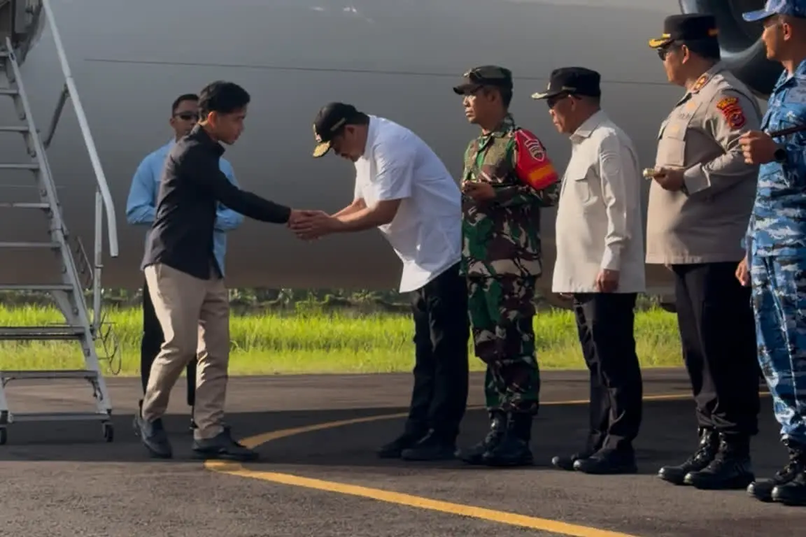 Gubernur Bobby Nasution Dampingi Wapres Gibran Tinjau Hunian Tetap dan Infrastruktur di Tapteng
