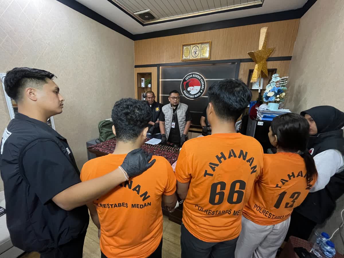 Kamuflasekan Narkoba Dalam Jam Hingga Kotak Sabun, 2 Sejoli dan 1 Kaki Tangan Diringkus Polisi