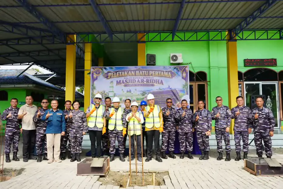 Wadan Kodaeral I Hadiri Peletakan Batu Pertama Renovasi Masjid Ar Ridha Barakuda