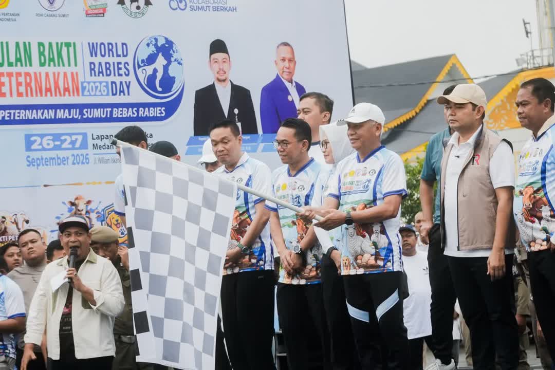 Wakil Wali Kota Medan Dampingi Wagub Sumut Lepas Peserta Jalan Santai