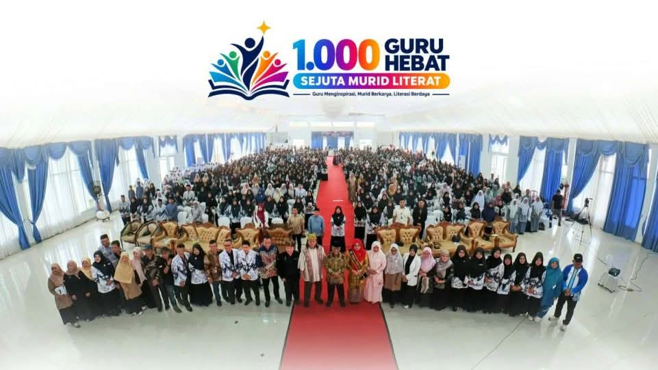 FPL Pasbar Hadirkan Gol A Gong Ke Pasaman Barat, Aksi Bupati Yulianto Borong Buku Jadi Perhatian
